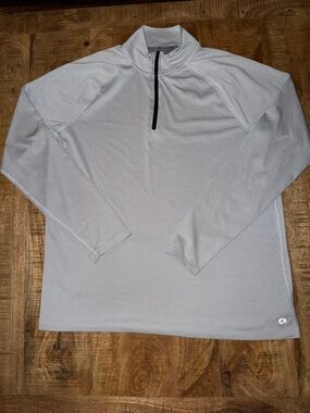 GAP Men’s Long Sleeve Quarter-Zip Pullover in Light Gray with Black Zipper